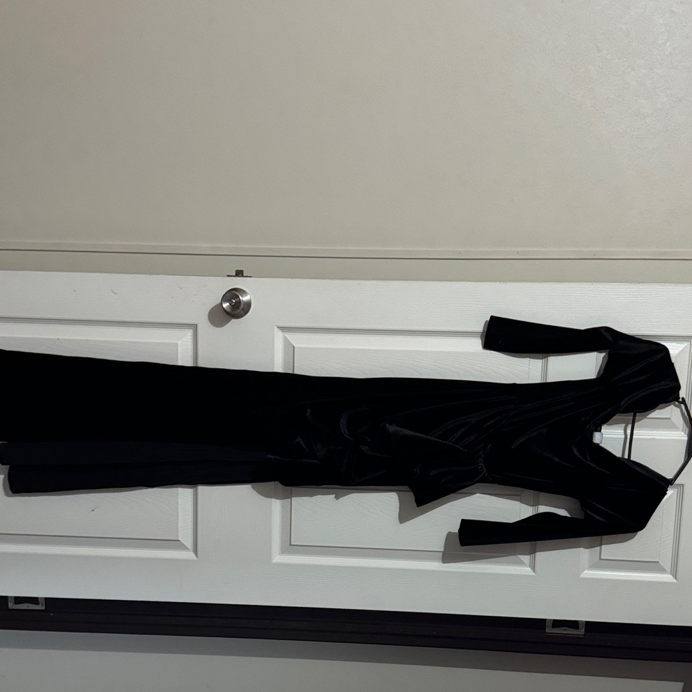 Elegant Black Long Sleeve Dress